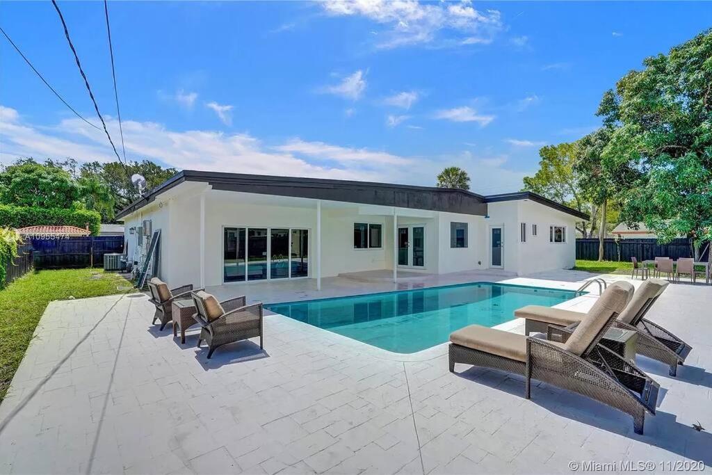 Pool Villa Miami Exterior photo