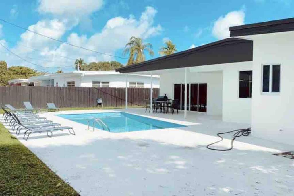 Pool Villa Miami Exterior photo